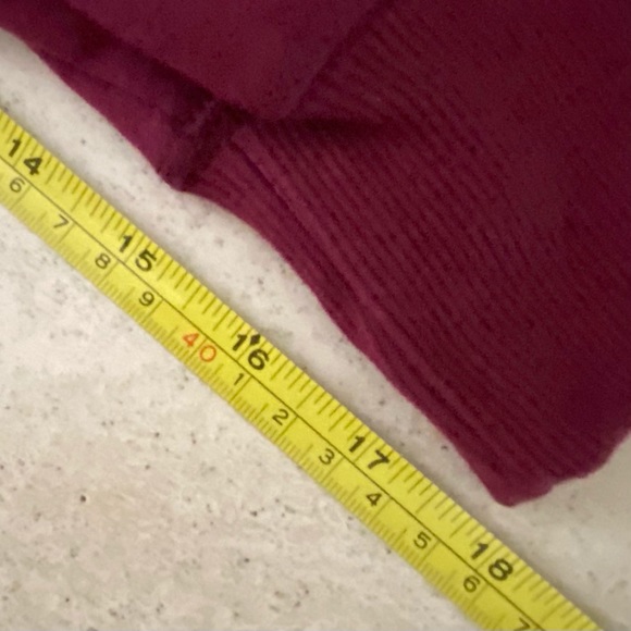 🌹3-x HOST PICK🌹 NWT STARTER Embossed Logo Sweatshirt - Picture 13 of 13